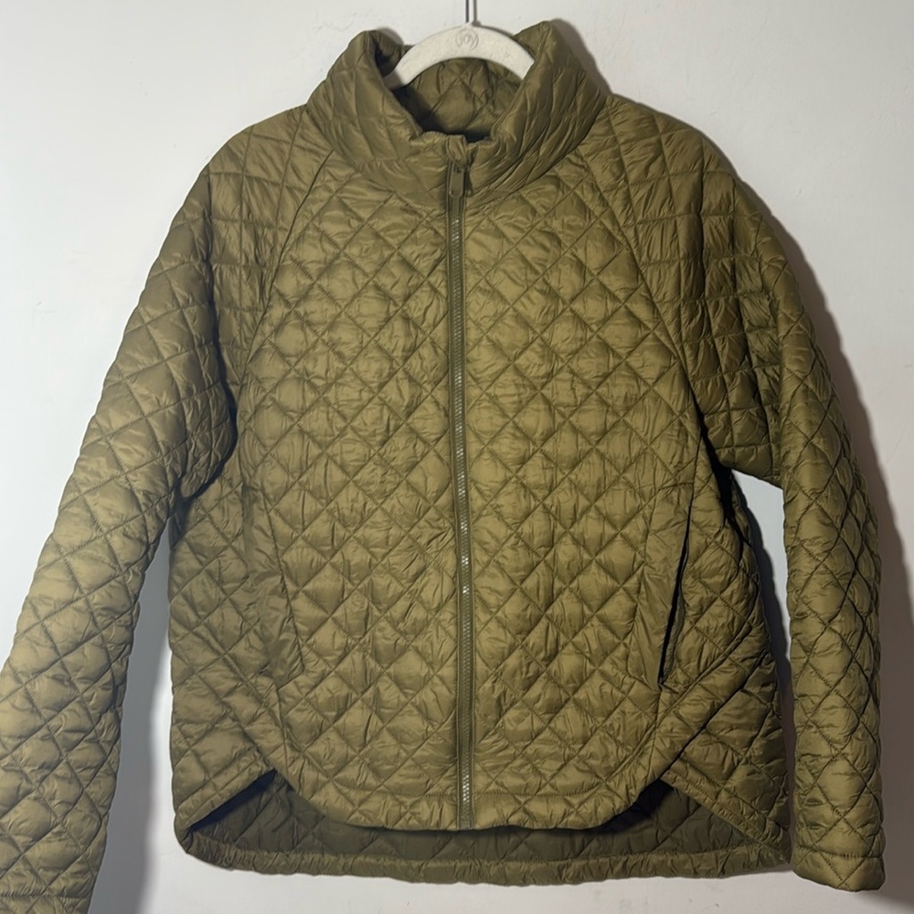 Athleta olive Whisper Featherless Jacket sz L